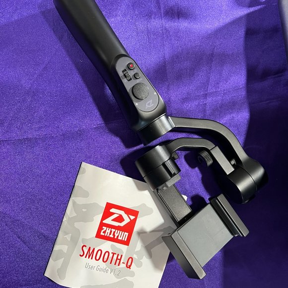 πSmooth Q 3-Axis Handheld Gimbal Stabilizer for Smartphones & Action Cameras - Picture 5 of 16
